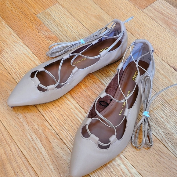 Gap Pointed Toe Ballet Lace Up Flats **Balletcore** - Picture 2 of 5